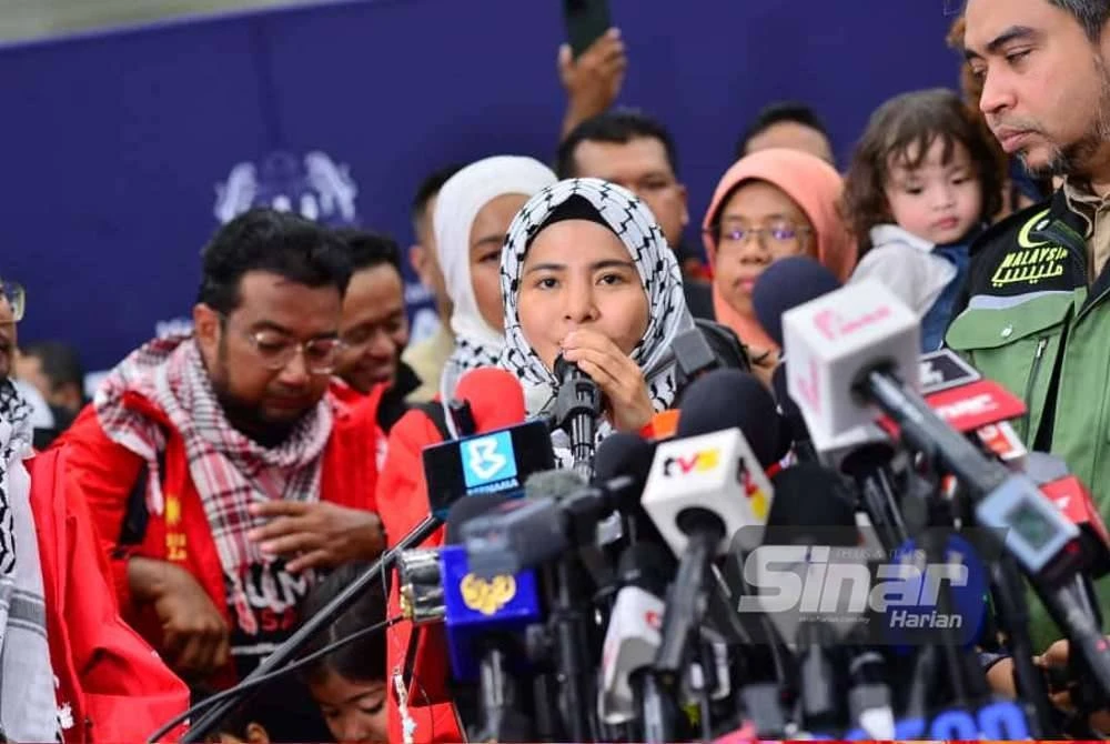 Ardell Aryana Rebah Di KLIA Selepas Misi Global Sumud Flotilla: Detik Cemas Dan Pengorbanan Sukarelawan 4 Ardell Aryana Rebah Di KLIA Selepas Misi Global Sumud Flotilla: Detik Cemas Dan Pengorbanan Sukarelawan