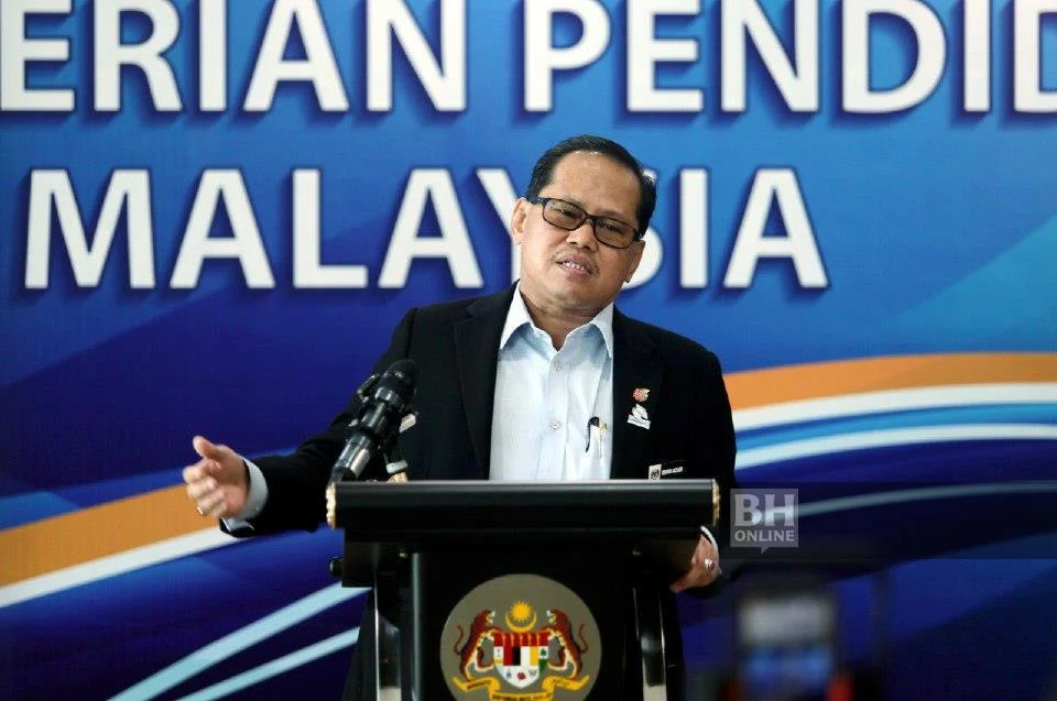 Kes Rogol Pelajar Tingkatan Tiga Dalam Kelas: Empat Calon SPM Dibuang Sekolah Serta Merta 29 Kes Rogol Pelajar Tingkatan Tiga Dalam Kelas: Empat Calon SPM Dibuang Sekolah Serta Merta