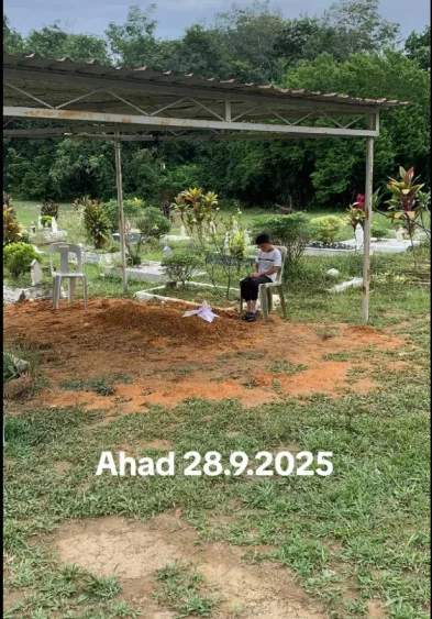 Sahabat Sejati: Rakan Karib Ziarah Pusara Murid Tahun Tiga Maut Terjatuh Dalam Lubang Kumbahan Setiap Hari