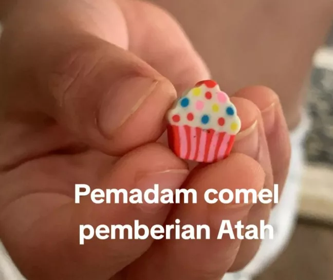 Sahabat Sejati: Rakan Karib Ziarah Pusara Murid Tahun Tiga Maut Terjatuh Dalam Lubang Kumbahan Setiap Hari