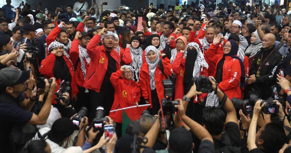 Ardell Aryana Rebah Di KLIA Selepas Misi Global Sumud Flotilla: Detik Cemas Dan Pengorbanan Sukarelawan 5 Ardell Aryana Rebah Di KLIA Selepas Misi Global Sumud Flotilla: Detik Cemas Dan Pengorbanan Sukarelawan