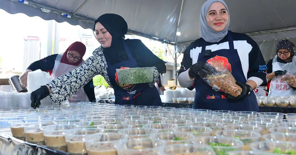 16,000 Bubur Lambuk Ukir Sejarah! Nu Ideaktiv Cipta Rekod Malaysia Book of Records