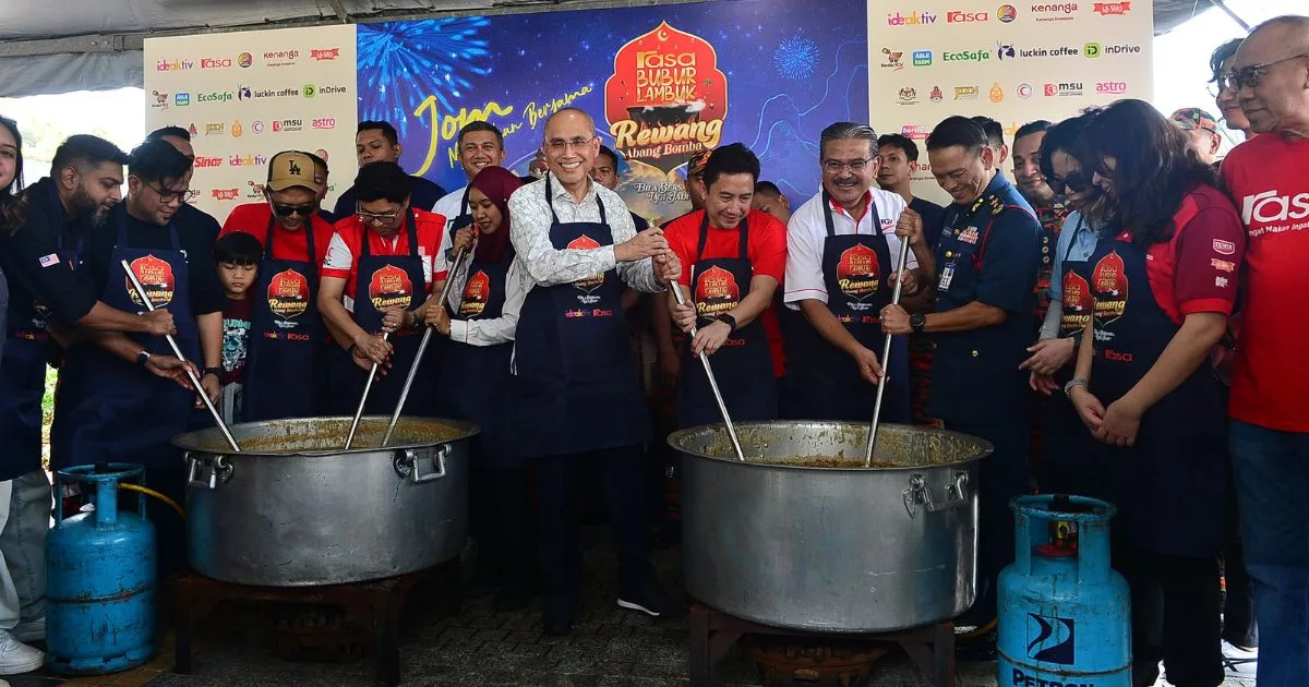 16,000 Bubur Lambuk Ukir Sejarah! Nu Ideaktiv Cipta Rekod Malaysia Book of Records