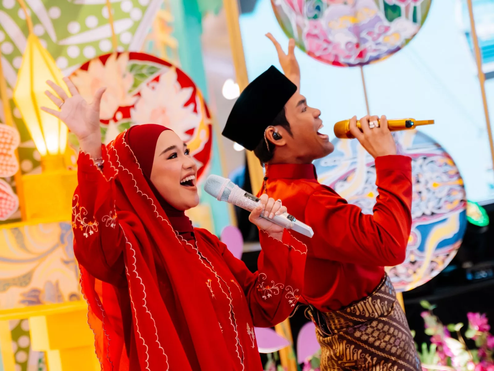 Suasana Raya Ernie Zakri & Syamel: Lagu Raya Penuh Emosi & Keceriaan Syawal 6 Suasana Raya Ernie Zakri & Syamel: Lagu Raya Penuh Emosi & Keceriaan Syawal