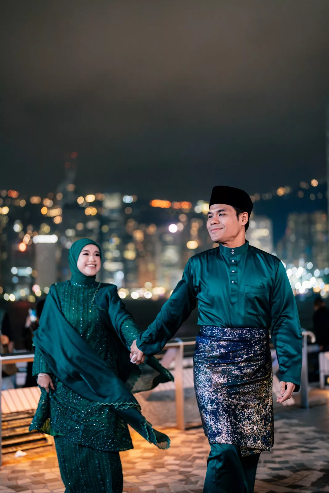 Suasana Raya Ernie Zakri & Syamel: Lagu Raya Penuh Emosi & Keceriaan Syawal 7 Suasana Raya Ernie Zakri & Syamel: Lagu Raya Penuh Emosi & Keceriaan Syawal