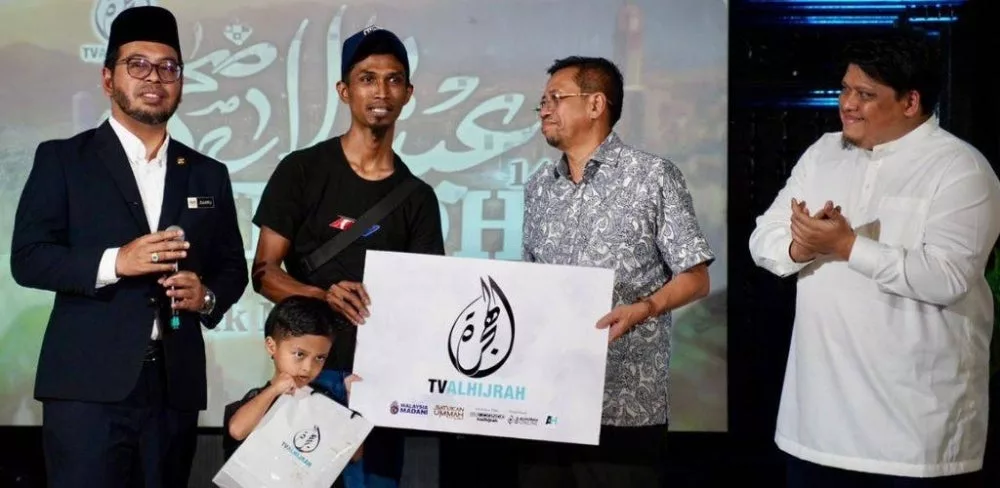 Abang Minyak Hitam Jalanan Terima Tajaan Umrah, Tunaikan Hasrat Bawa Ibu Ke Tanah Suci