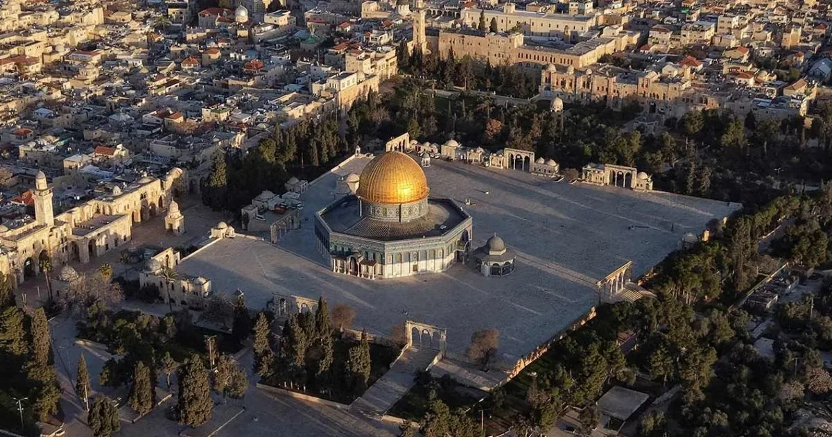 Masjid Al-Aqsa Dibuka Semula Selepas 40 Hari! Detik Sebak & Penuh Syukur