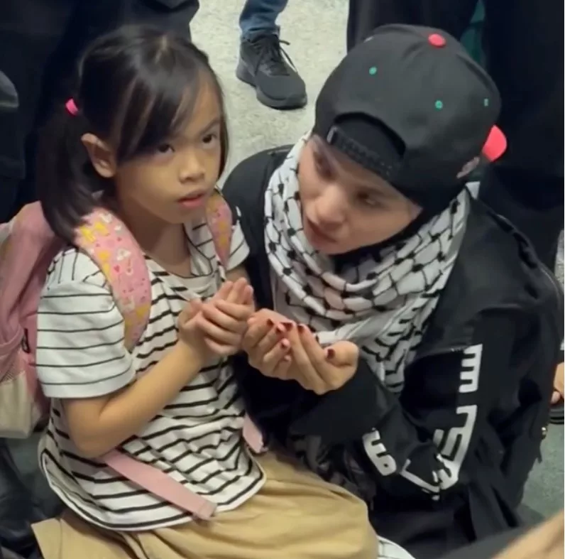 Ardell Aryana Ke Gaza! Momen Sayu, Doa Menyentuh Hati Suami Dan Anak-Anak