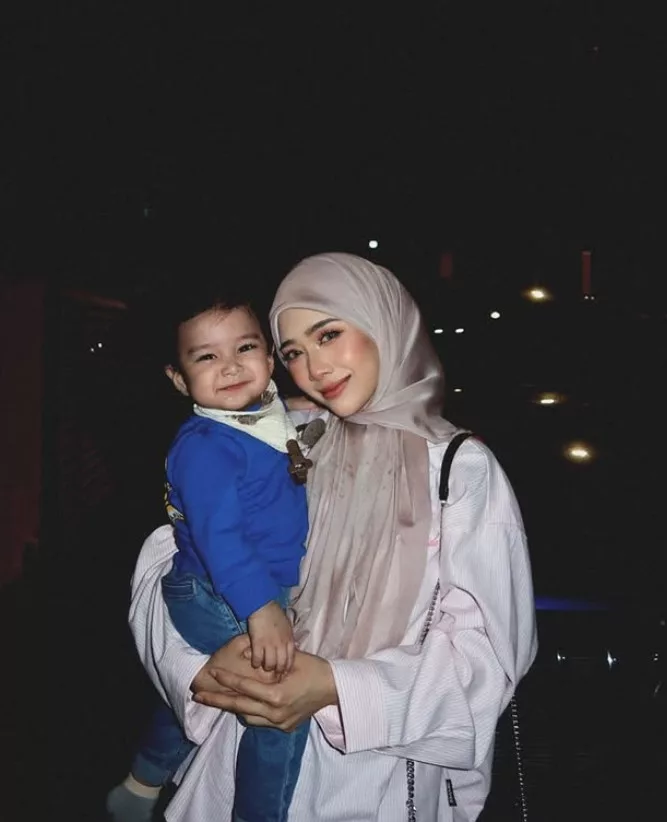 Fatin Afeefa Sunatkan Anak Usia 2 Hari, Akui Proses Penjagaan Sangat Mudah.“Best Decisio Ever!”