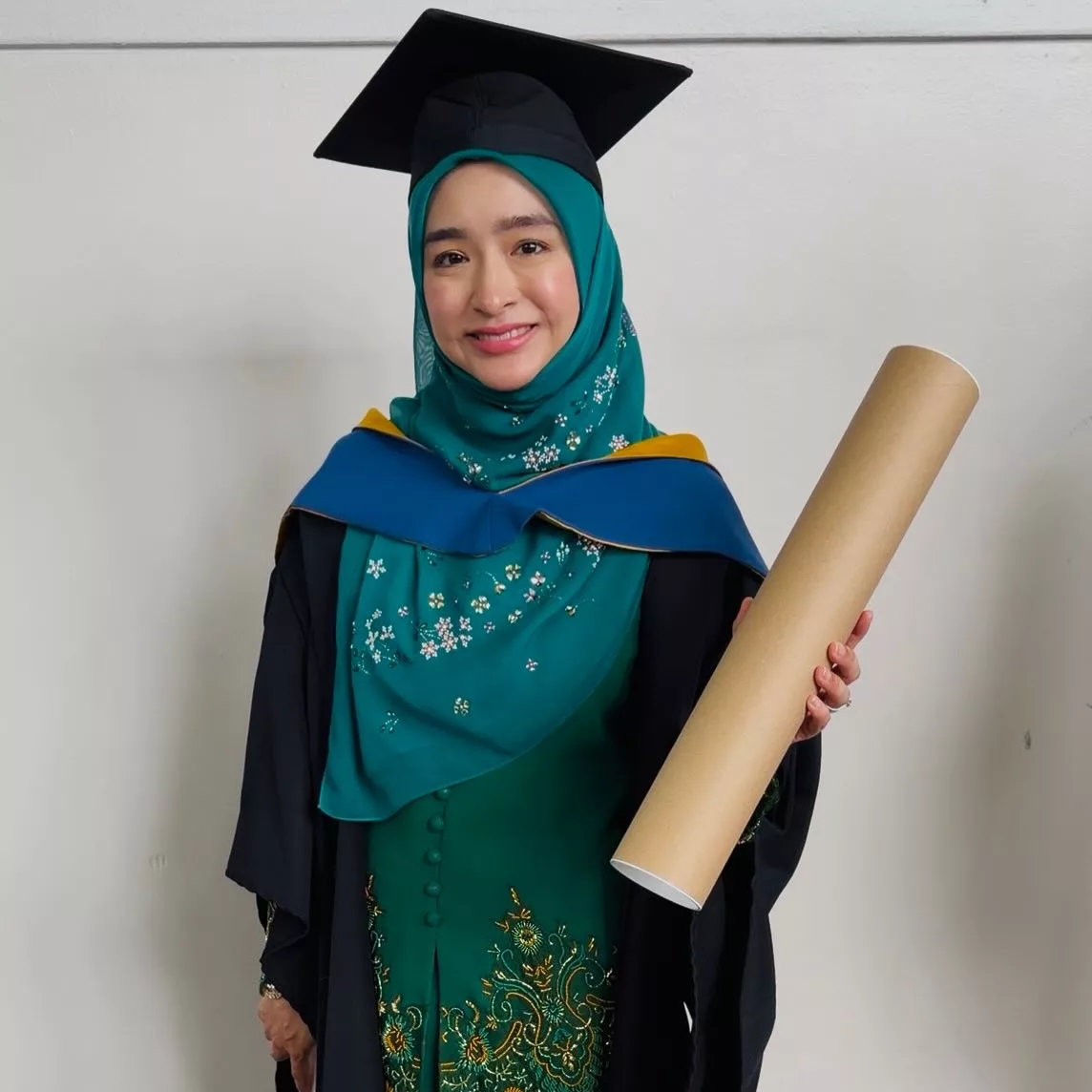 Anak Sulung Datuk Ziela Jalil, Puteri Julia Nabilah Raih MCAI Di Ireland - "Inspirasi Untuk Anak-Anak Perempuan Saya." 3 Anak Sulung Datuk Ziela Jalil, Puteri Julia Nabilah Raih MCAI Di Ireland – “Inspirasi Untuk Anak-Anak Perempuan Saya.”