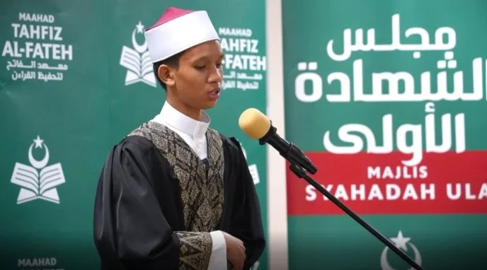 Tengku Umayr Akef Cipta Sejarah Raih Syahadah Ula Dengan Hafazan 30 Juzuk Dalam 15 Jam 4 Tengku Umayr Akef Cipta Sejarah Raih Syahadah Ula Dengan Hafazan 30 Juzuk Dalam 15 Jam