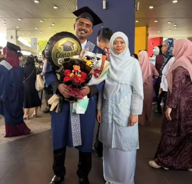‘Saya Sudah Anggap Dia Seperti Anak’, Guru Syukur Muhammad Shamalan Pilih Islam, Doa Terus Istiqamah 4 ‘Saya Sudah Anggap Dia Seperti Anak’, Guru Syukur Muhammad Shamalan Pilih Islam, Doa Terus Istiqamah