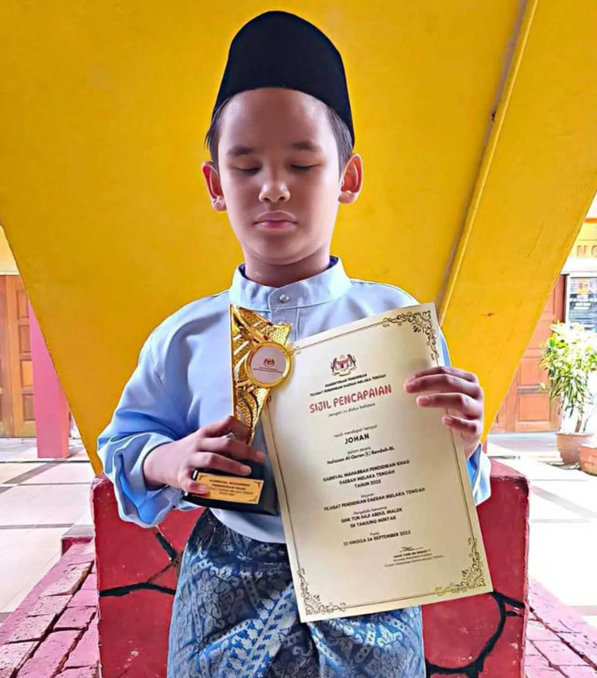 Mata Buta Tapi ‘Celik’ Al-Quran, Fatih Tiga Kali Bergelar Juara Hafazan 4 Mata Buta Tapi ‘Celik’ Al-Quran, Fatih Tiga Kali Bergelar Juara Hafazan