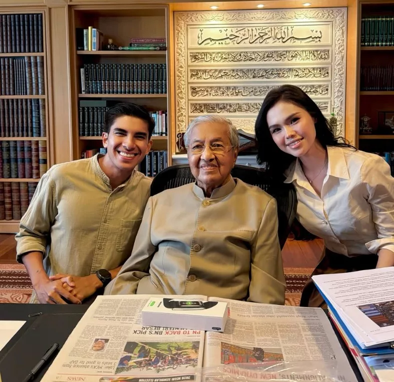 Bella Astillah & Syed Saddiq Bertemu Tun Dr Mahathir, Terima Nasihat Rumah Tangga