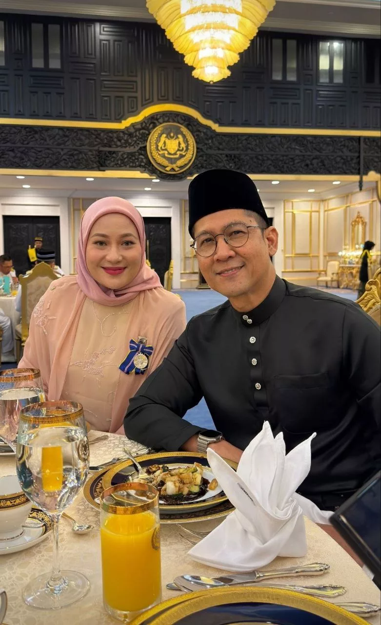 Isteri Zarul Umbrella Jadi Kekuatan, 17 Tahun Kekal Harmoni Tanpa Tayang Bahagia 4 Isteri Zarul Umbrella Jadi Kekuatan, 17 Tahun Kekal Harmoni Tanpa Tayang Bahagia