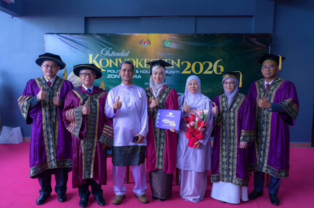 “Kasih Sayang Mereka Jadi Kekuatan Saya” Arifah Cemerlang Meski Ibu Bapa OKU Pendengaran 3 “Kasih Sayang Mereka Jadi Kekuatan Saya” Arifah Cemerlang Meski Ibu Bapa OKU Pendengaran