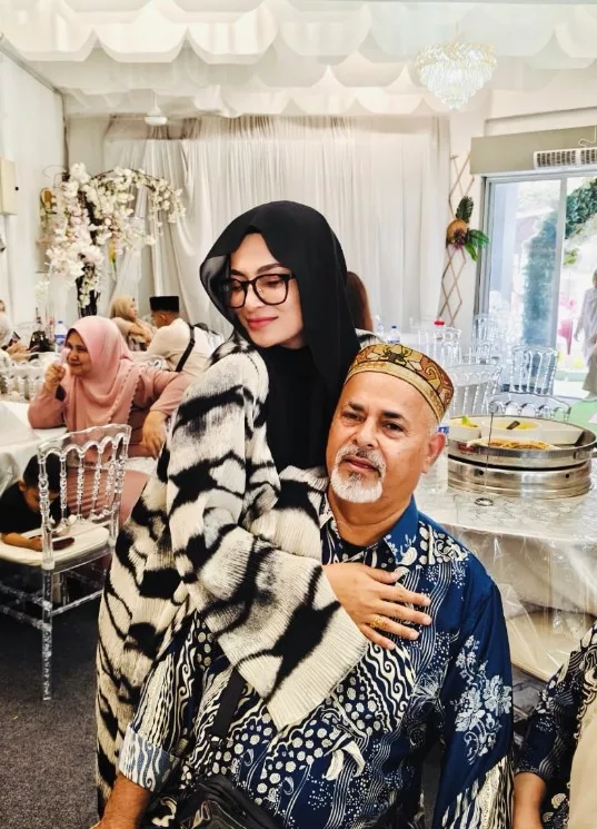 “Baba Dah Boleh Rehat…” Reen Rahim Tekad Ambil Alih Tanggungjawab Keluarga 2 “Baba Dah Boleh Rehat…” Reen Rahim Tekad Ambil Alih Tanggungjawab Keluarga