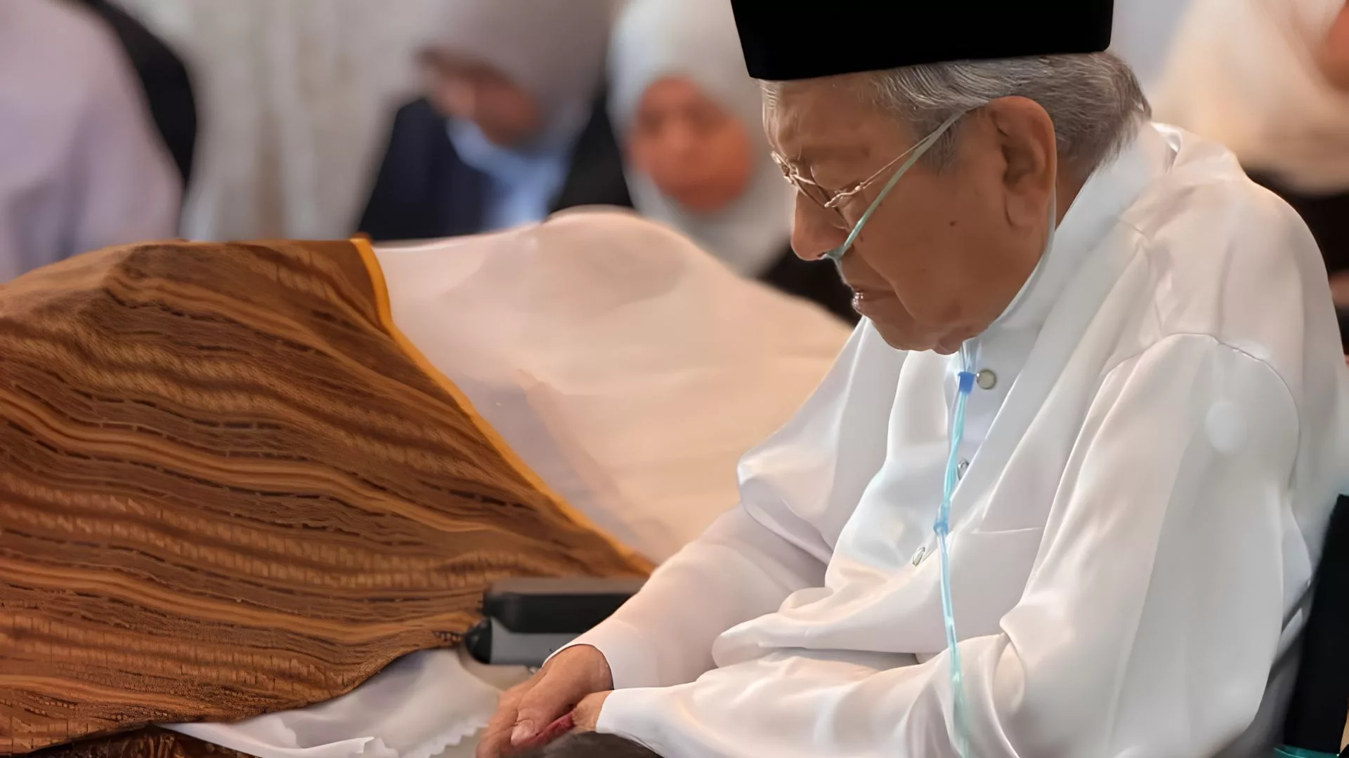 Bila Pasangan Pergi Dulu, Rumah Yang Sama Boleh Terasa Sangat Berbeza 3 Tun M