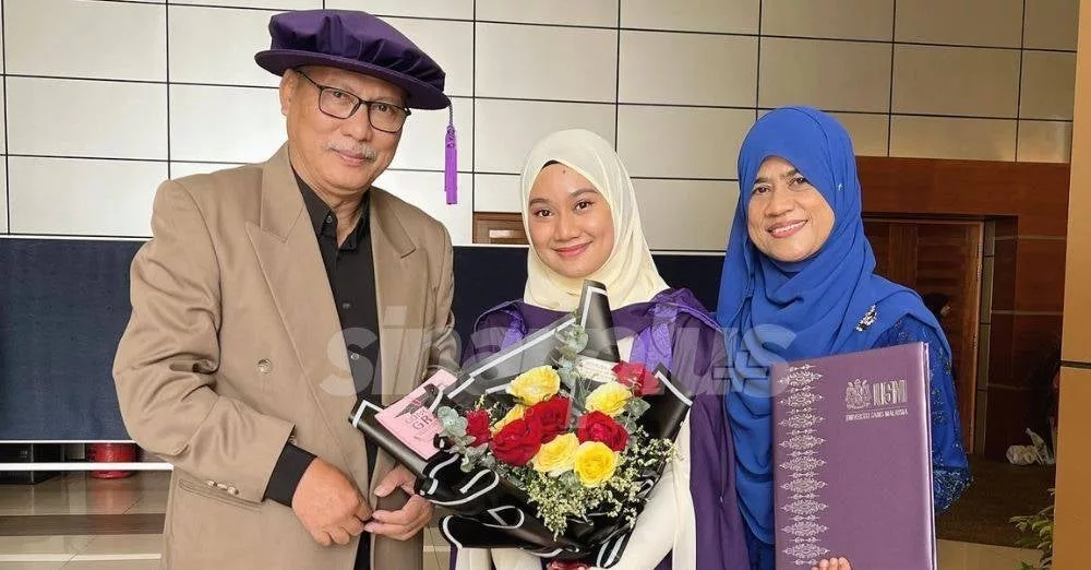 Bangga Ajar Bahasa Melayu Di Singapura, Anak Zulkifli Ismail Raih Anugerah Kecemerlangan NUS