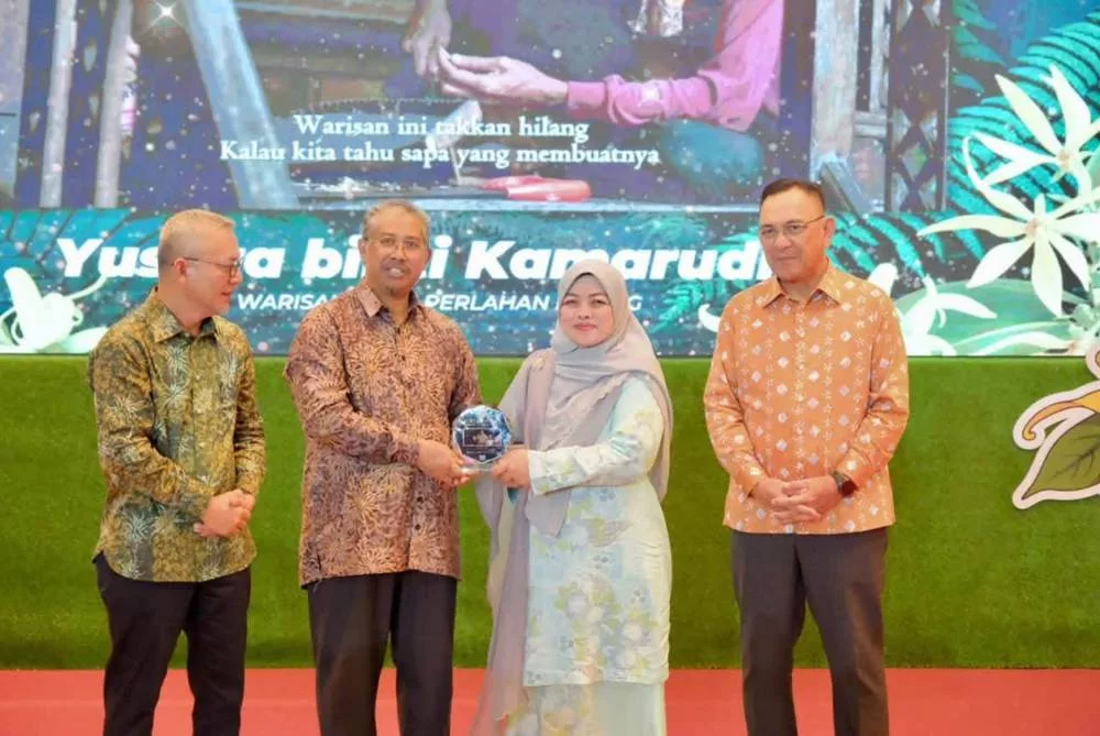 Ustazah Yusliza Raih Pengiktirafan Antarabangsa, Kejayaan Luar Biasa! 2 Ustazah Yusliza Raih Pengiktirafan Antarabangsa, Kejayaan Luar Biasa!