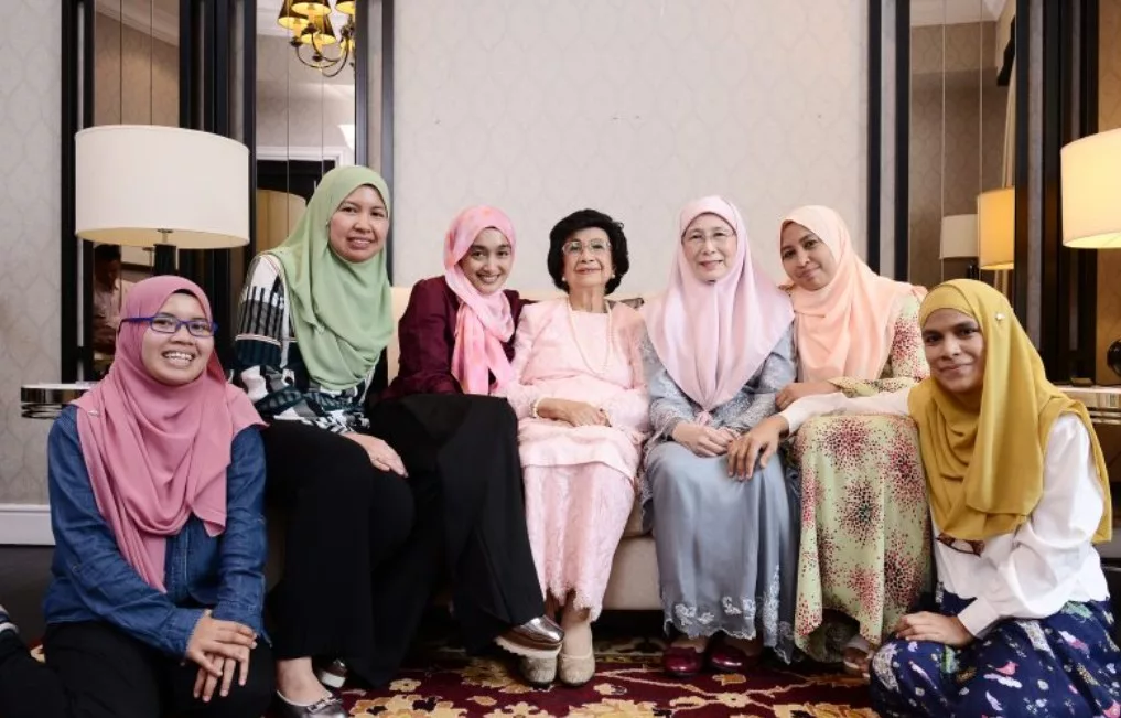 Pesanan Tun Siti Hasmah Buat Isteri & Ibu, “Kena Banyak Bersabar” 4 Pesanan Tun Siti Hasmah Buat Isteri & Ibu, “Kena Banyak Bersabar”