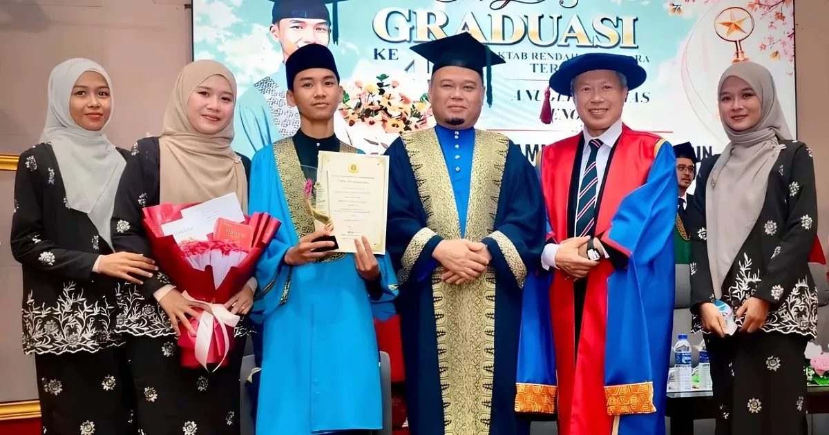 “Takkan Adik Naik Pentas Tanpa Tepukan Keluarga…” Tiga Kakak Rai Kejayaan Adik Yatim Piatu