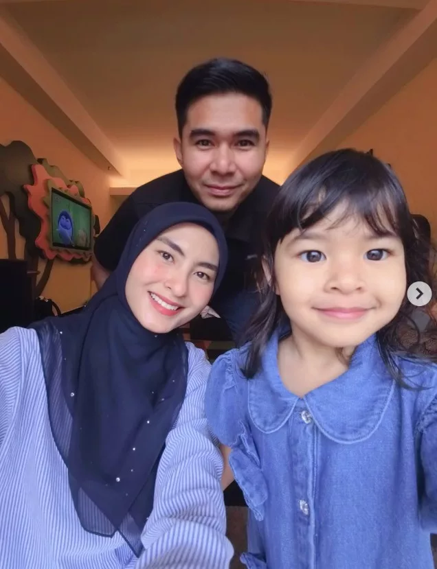 Wany Hasrita Tak Sangka Anak Perempuan Alami Angin Pasang, Terpaksa Jalani Pembedahan 2 Wany Hasrita Tak Sangka Anak Perempuan Alami Angin Pasang, Terpaksa Jalani Pembedahan